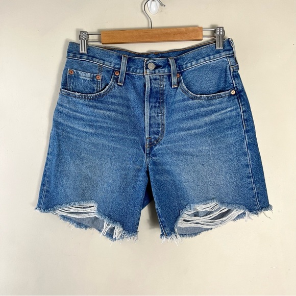 LEVI'S 501 Women’s MID THIGH Jean SHORT Distressed 6” Inseam High Rise Size 27 - Picture 5 of 10